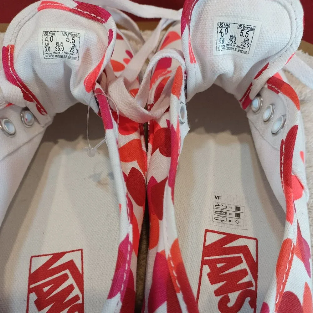 Vans Men's 4 / Women's 5.5 Authentic Hearts Red White VN0A348A40Q